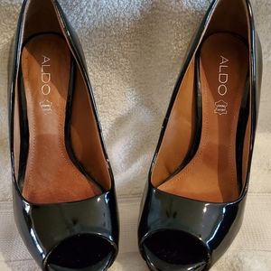 A l o paten leather peep toe platform heels